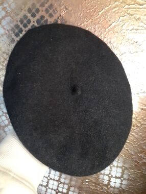 Zara Classic Black Wool Beret